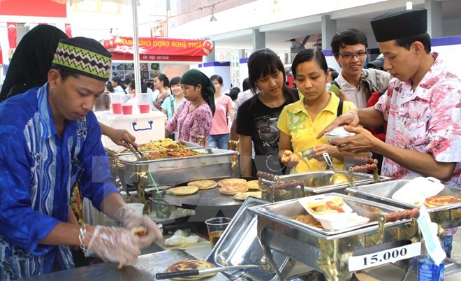 Food Festival “ASEAN community with international friends” - ảnh 1